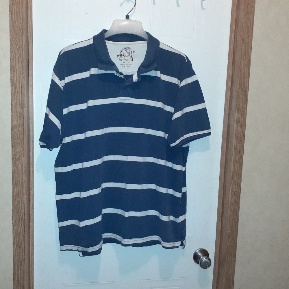 Wrangler short sleeved polo style shirt